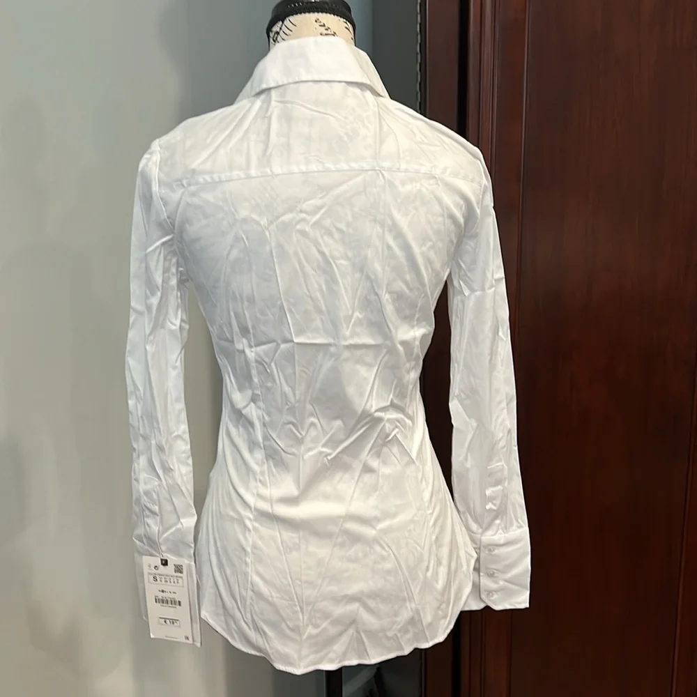 Beautiful fitted shirt from Spain 🇪🇸 never worn still with tags. - Picture 4 of 5